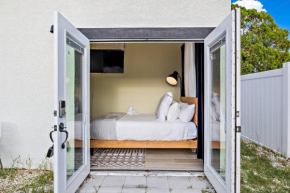 Close to Downtown Modern One Bedroom Oasis